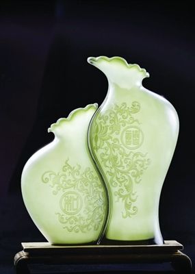 點擊圖片可在新窗口打開 《和諧瓶》茹月峰