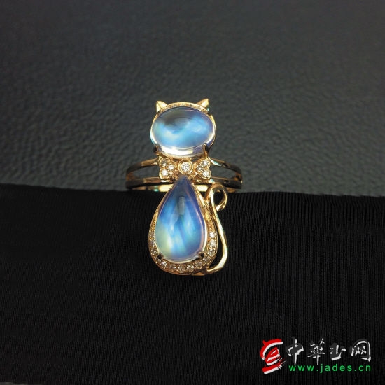 點擊圖片可在新窗口打開 透明底色略帶藍(lán)色月光暈彩的藍(lán)月光