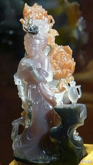 這樣的玉石美女，你能經(jīng)得起誘惑嗎？