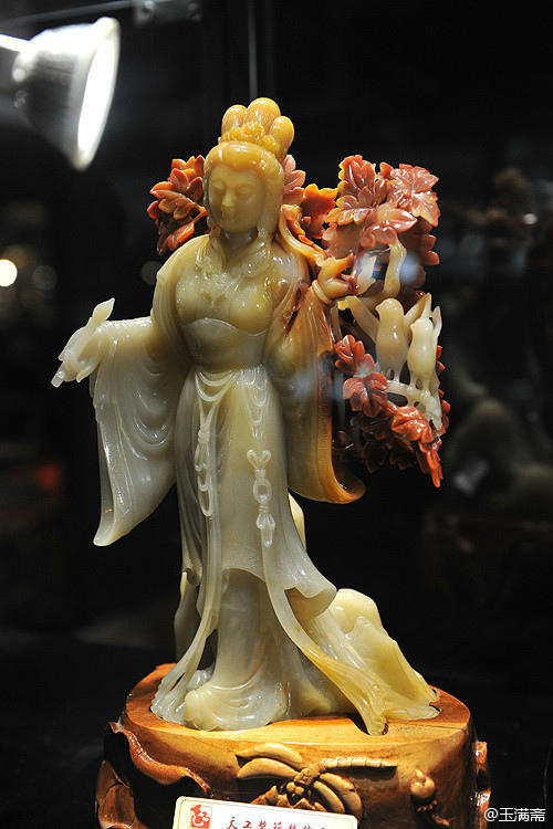 這樣的玉石美女，你能經(jīng)得起誘惑嗎？