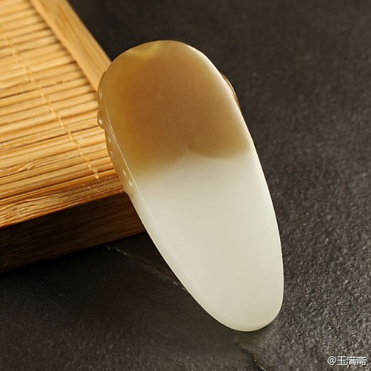 糖白玉-獸面守護(hù)牌