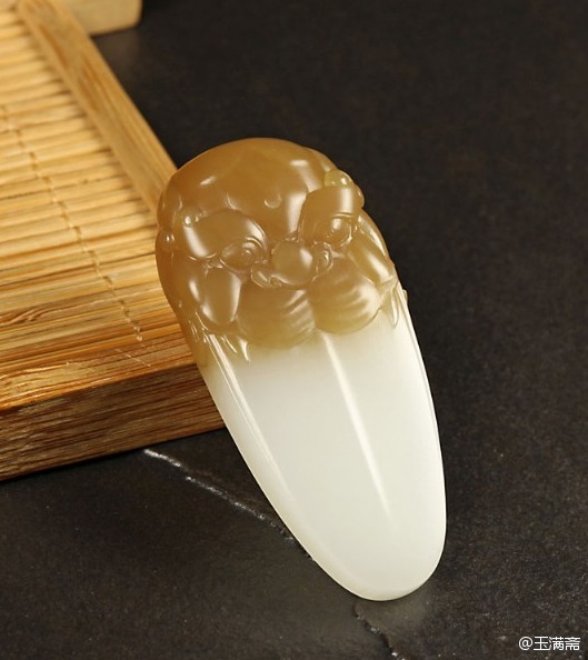 糖白玉-獸面守護(hù)牌