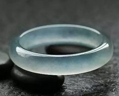 藍(lán)水翡翠，落入凡間的精