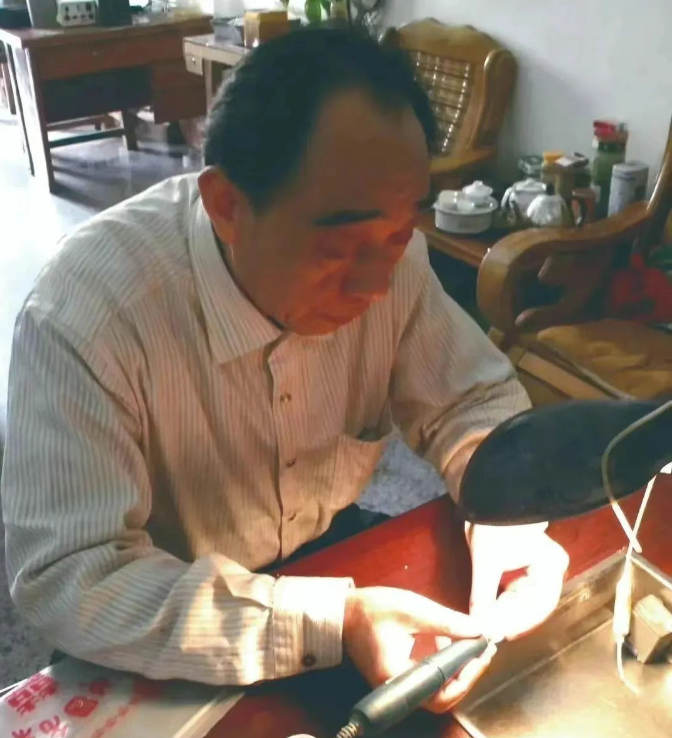 廣東工美大師林潮